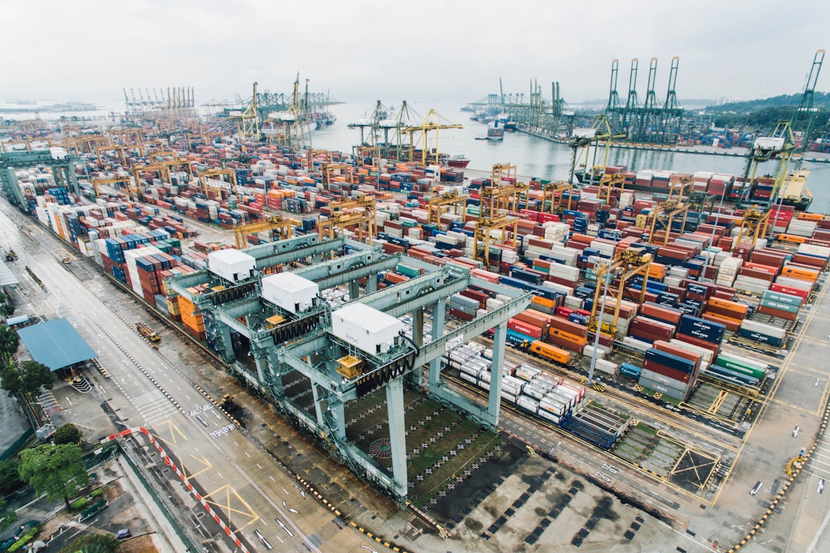 Terminal portuaire de conteneurs vu du ciel